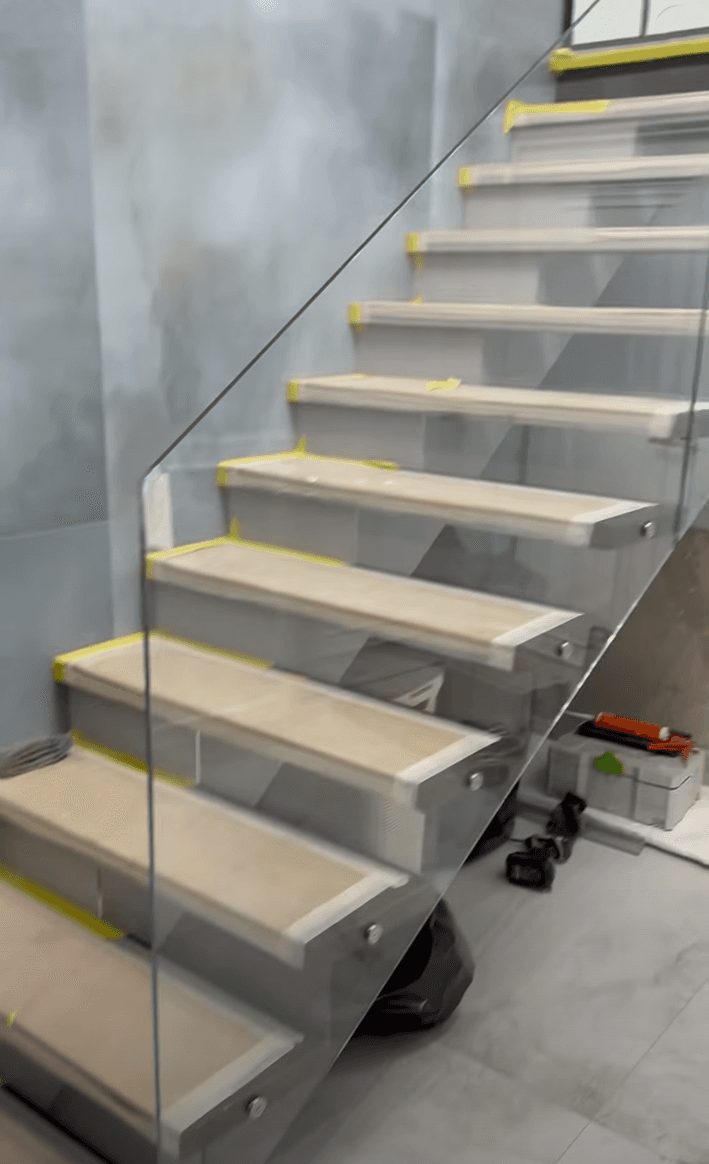 Minimalist loft staircase — glass
